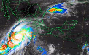 EL MONSTRUOSO HURACÁN PATRICIA DE CATEGORÍA 5 SE ACERCA A MÉXICO