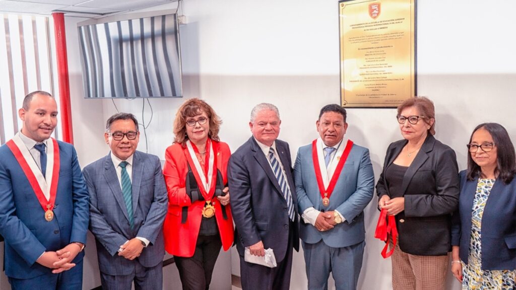 LA PRIMERA ESCUELA CRISTIANA DE EDUCACIÓN SUPERIOR PEDAGÓGICA DEL PERÚ Y SUDAMÉRICA